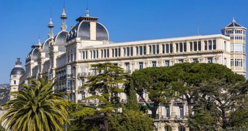  Police make arrest in connection with vehicles being torched in the Cimiez neighbourhood of Nice 