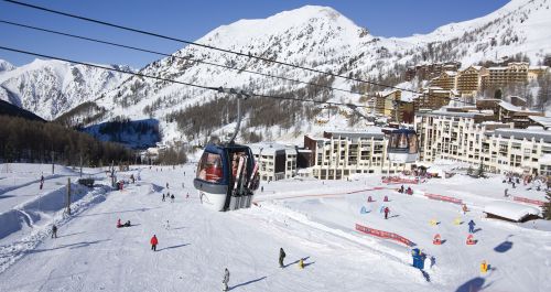 Ski resort closes slopes 