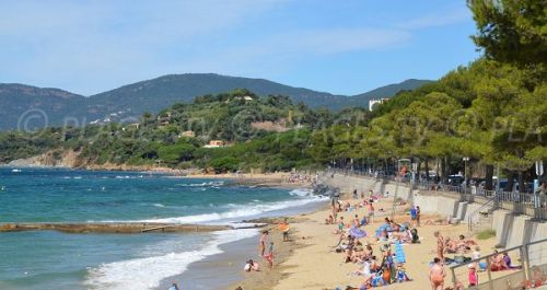 Beach closed at La Croix Valmer this Monday morning