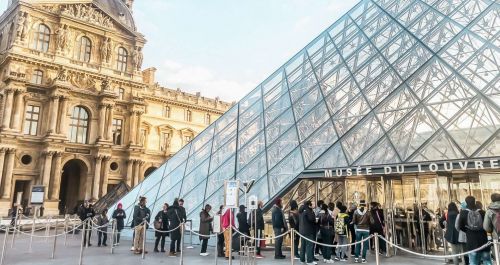 Louvre Museum closed due to movement against pension reform