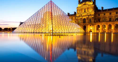 The Louvre’s pyramid covered in treacle 